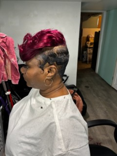 Magenta crop with a patterned undercut